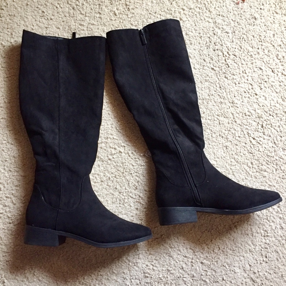 BRAND NEW Bamboo Faux Suede Boots 👢